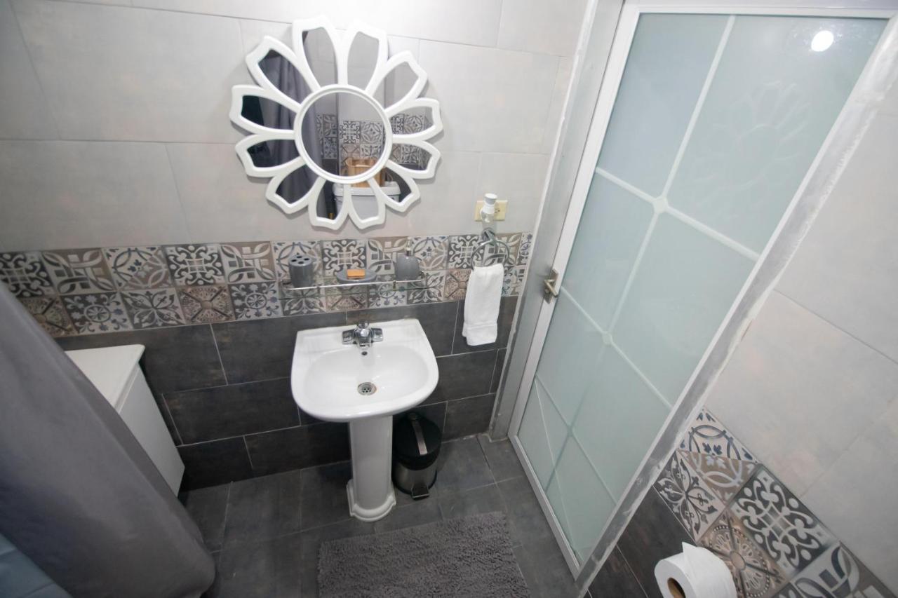 Stacys Place #3 Studio Apartment Port of Spain Exteriör bild